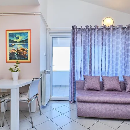 Apartment Ksenija 1 *