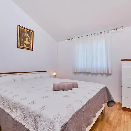 Apartment Ksenija 1 Mali Losinj
